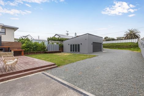 Photo of property in 116 Seaview Road, Paraparaumu Beach, Paraparaumu, 5032