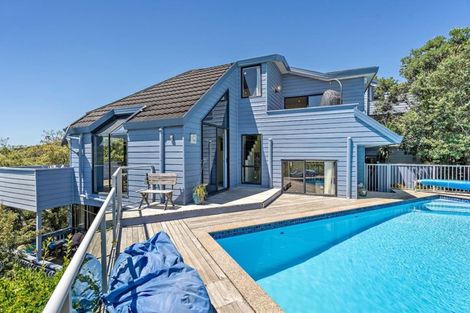 Photo of property in 15 Park Rise, Campbells Bay, Auckland, 0630