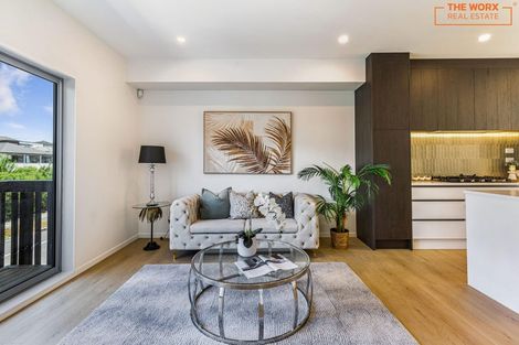 Photo of property in 37 Lawson Creek Street, Massey, Auckland, 0614