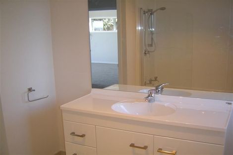 Photo of property in 8 Cheval Drive, Totara Vale, Auckland, 0629