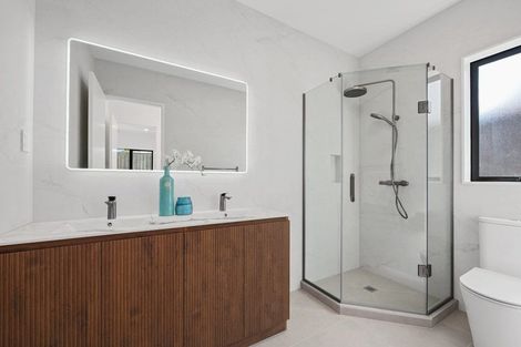 Photo of property in 52 Whakairo Crescent, Gulf Harbour, 0930