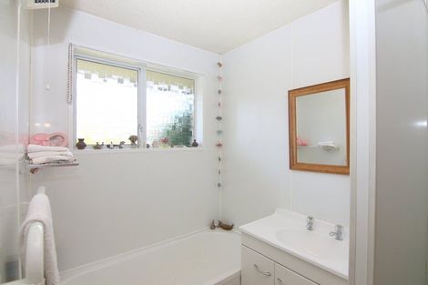 Photo of property in 18 Sawtell Place, Northcote, Christchurch, 8052
