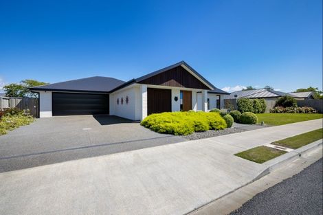 Photo of property in 2 Deans Place, Amberley, 7410