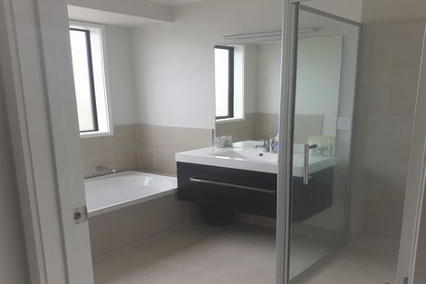 Photo of property in 5 O Ruamano Crescent, Pukekohe, 2120