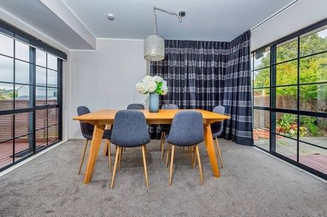 Photo of property in 11 Raphael Place, West Harbour, Auckland, 0618