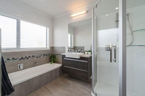 Photo of property in 49 Pohutukawa Parade, Riverhead, 0820