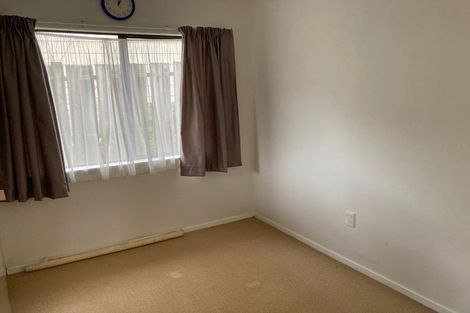 Photo of property in 26 Fernhaven Grove, Newlands, Wellington, 6037