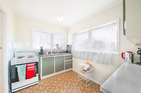 Photo of property in 42 Cheval Drive, Totara Vale, Auckland, 0629