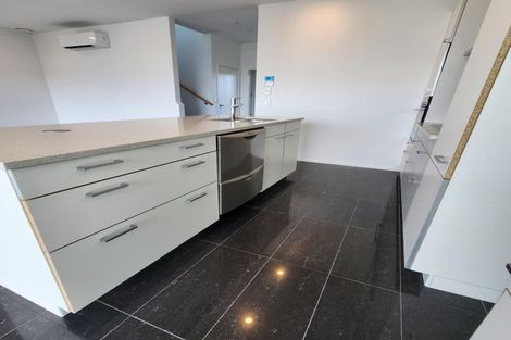 Photo of property in Marina View Apartments, 204/4 Reads Quay, Gisborne, 4010