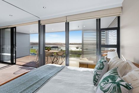 Photo of property in 306/7 Humber Street, Pandora, Napier, 4110