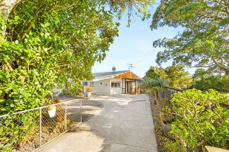 Photo of property in 28 Dawnhaven Drive, Te Atatu Peninsula, Auckland, 0610