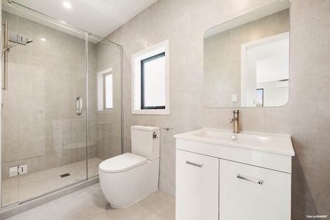 Photo of property in 8/88 Te Atatu Road, Te Atatu South, Auckland, 0610
