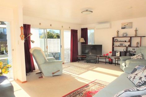 Photo of property in 3 Leonard Place, Onerahi, Whangarei, 0110