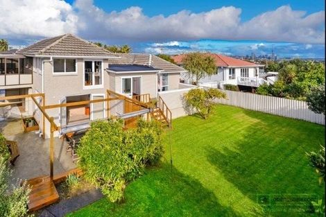 Photo of property in 44 Montgomery Avenue, Belmont, Auckland, 0622