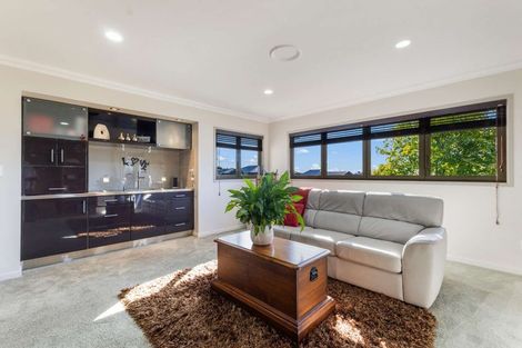 Photo of property in 176b Heta Road, Highlands Park, New Plymouth, 4312