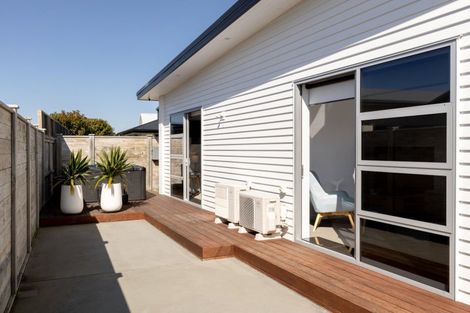Photo of property in 2 Makura Drive, Papamoa Beach, Papamoa, 3118
