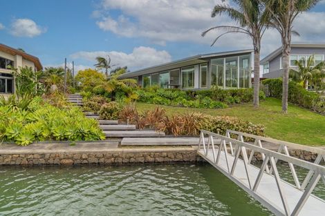 Photo of property in 18 Hei Esplanade, Whitianga, 3510