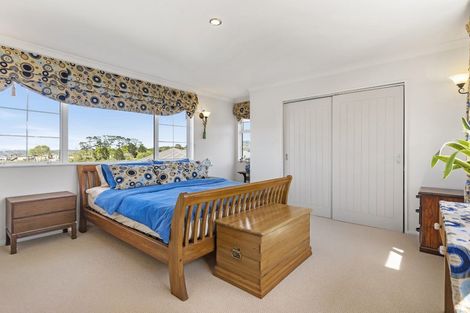 Photo of property in 74 Travis View Drive, Fairview Heights, Auckland, 0632