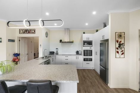 Photo of property in 6 Hillcrest Lane, Levin, 5510