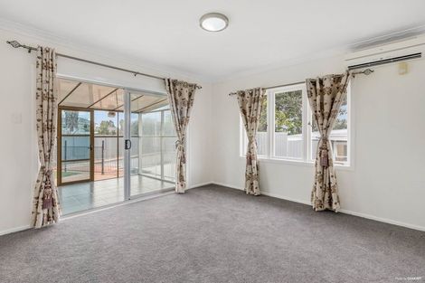 Photo of property in 31 London Street, Te Atatu Peninsula, Auckland, 0610