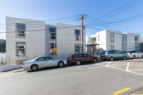 Photo of property in Hanson House, 3b/27 Hanson Street, Mount Cook, Wellington, 6021