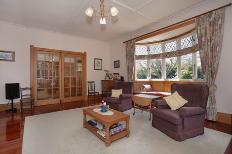 Photo of property in 6 Ross Street, Marton, 4710