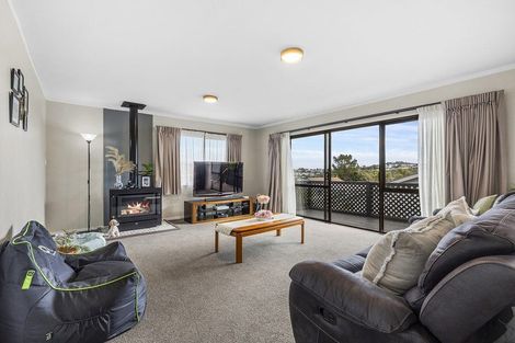 Photo of property in 8 The Bollard, Whitby, Porirua, 5024