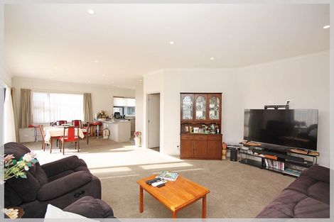 Photo of property in 25 Story Street, Foxton Beach, Foxton, 4815