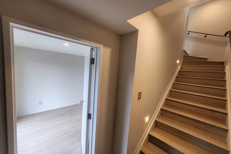 Photo of property in 103 Trias Road, Totara Vale, Auckland, 0629