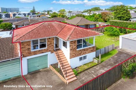 Photo of property in 22a Shakespeare Road, Milford, Auckland, 0620