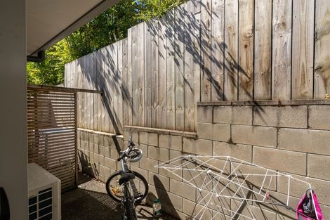 Photo of property in 30u2 Hunter Street, Hamilton Lake, Hamilton, 3204