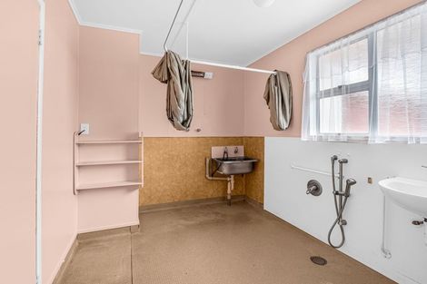 Photo of property in 2/104 Alma Road, Gonville, Whanganui, 4501