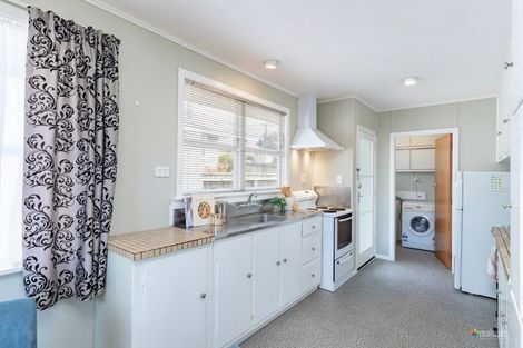 Photo of property in 18 Mark Avenue, Paparangi, Wellington, 6037