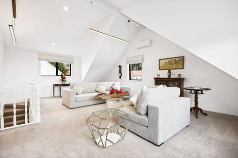 Photo of property in 2/58 Hillcrest Avenue, Hillcrest, Auckland, 0627