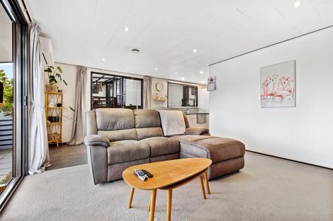Photo of property in 2/22 Starforth Place, Henderson, Auckland, 0612