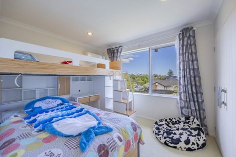 Photo of property in 22 Merriefield Avenue, Forrest Hill, Auckland, 0620