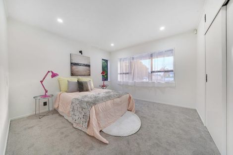 Photo of property in 1/554 Weymouth Road, Weymouth, Auckland, 2103