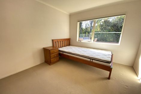 Photo of property in 6e Clearwater Cove, West Harbour, Auckland, 0618