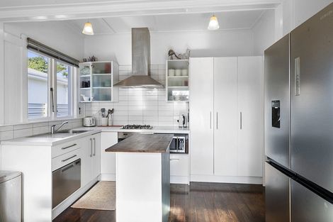 Photo of property in 15b Atiawa Street, Glen Avon, New Plymouth, 4312