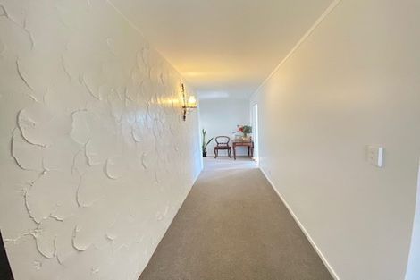 Photo of property in 2/21 Scarboro Terrace, Murrays Bay, Auckland, 0630