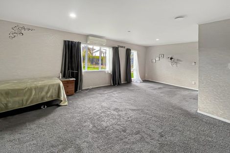 Photo of property in 15 Peppertree Glade, Kelvin Grove, Palmerston North, 4414