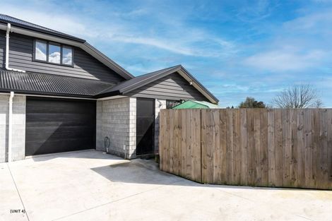 Photo of property in 23u2 Ross Crescent, Fairfield, Hamilton, 3214