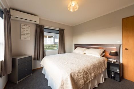 Photo of property in 15 Du Fresne Place, Russell, 0202