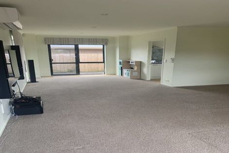 Photo of property in 1 Kittiwake Drive, Schnapper Rock, Auckland, 0632