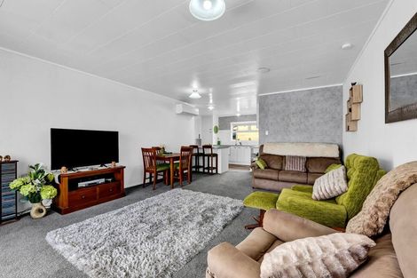 Photo of property in 61 Murray Avenue, Hawera, 4610