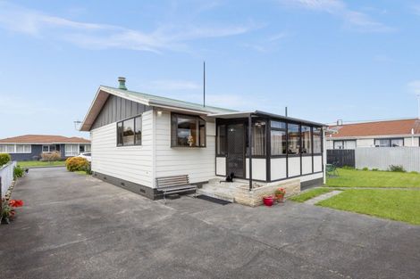 Photo of property in 1402 Warwick Place, Mayfair, Hastings, 4122