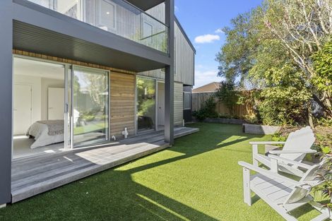 Photo of property in 2/43 Princes Street, Northcote Point, Auckland, 0627