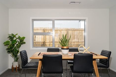 Photo of property in 9 Pine Hill Rise, Glenside, Wellington, 6037