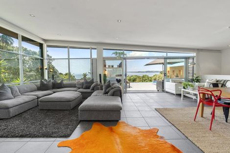 Photo of property in 36a Glenelg Road, Red Beach, 0932