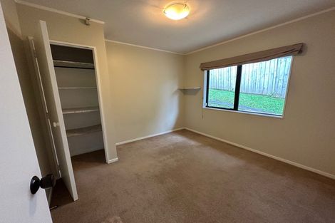 Photo of property in 6 Nielsen Place, Massey, Auckland, 0614